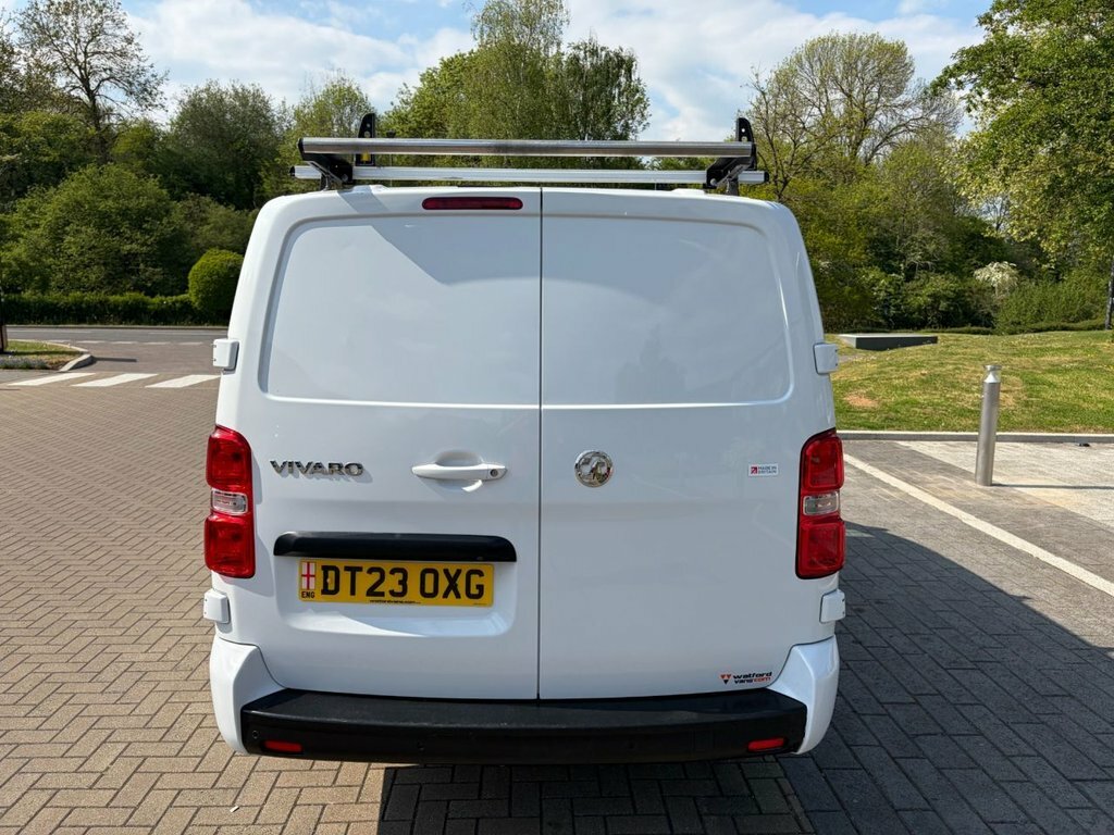 Vauxhall Vivaro 1.5L Pro 6Dr DT23OXG White #5
