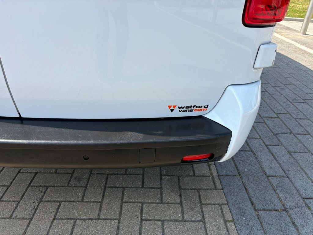 Vauxhall Vivaro 1.5L Pro 6Dr DT23OXG White #6