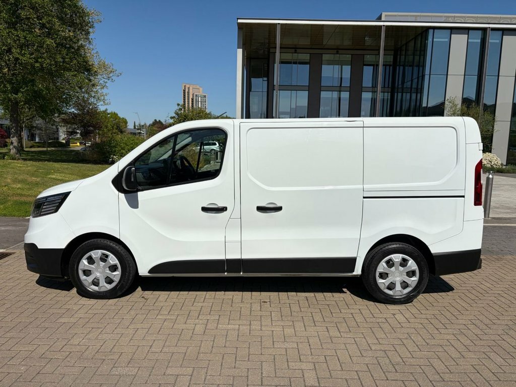 Renault Trafic 2L Business FL72PKA White #3