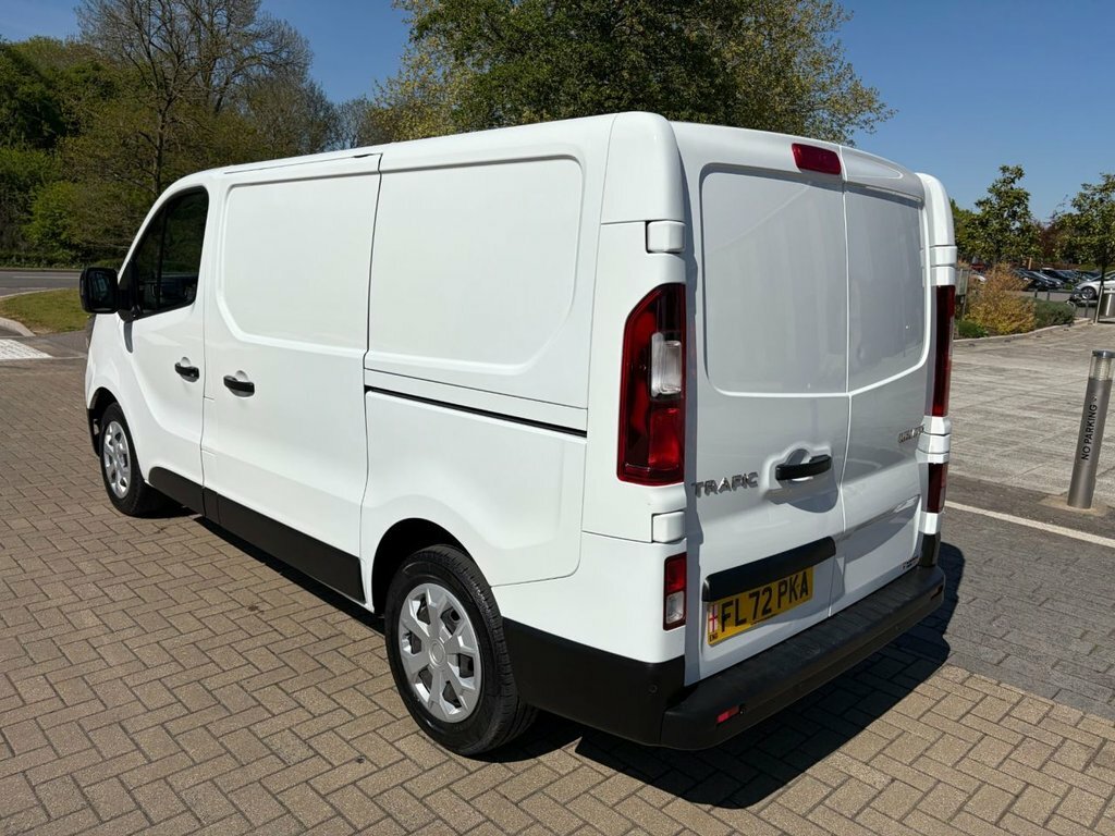 Renault Trafic 2L Business FL72PKA White #4
