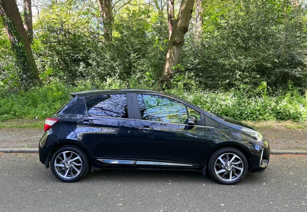 Toyota Yaris 1.5L Excel MM67SZT Black #4