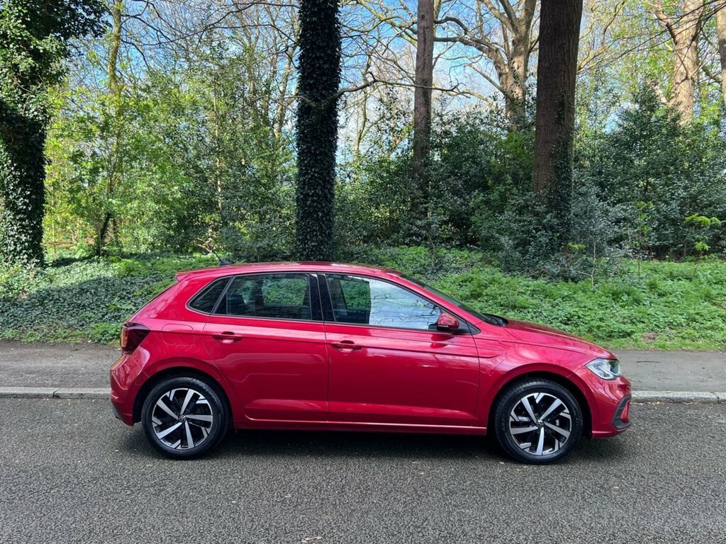 Volkswagen Polo 1L Life Red #4