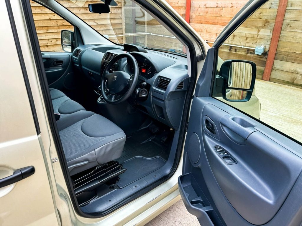 Peugeot Expert Tepee Tepee Minibus Black #15
