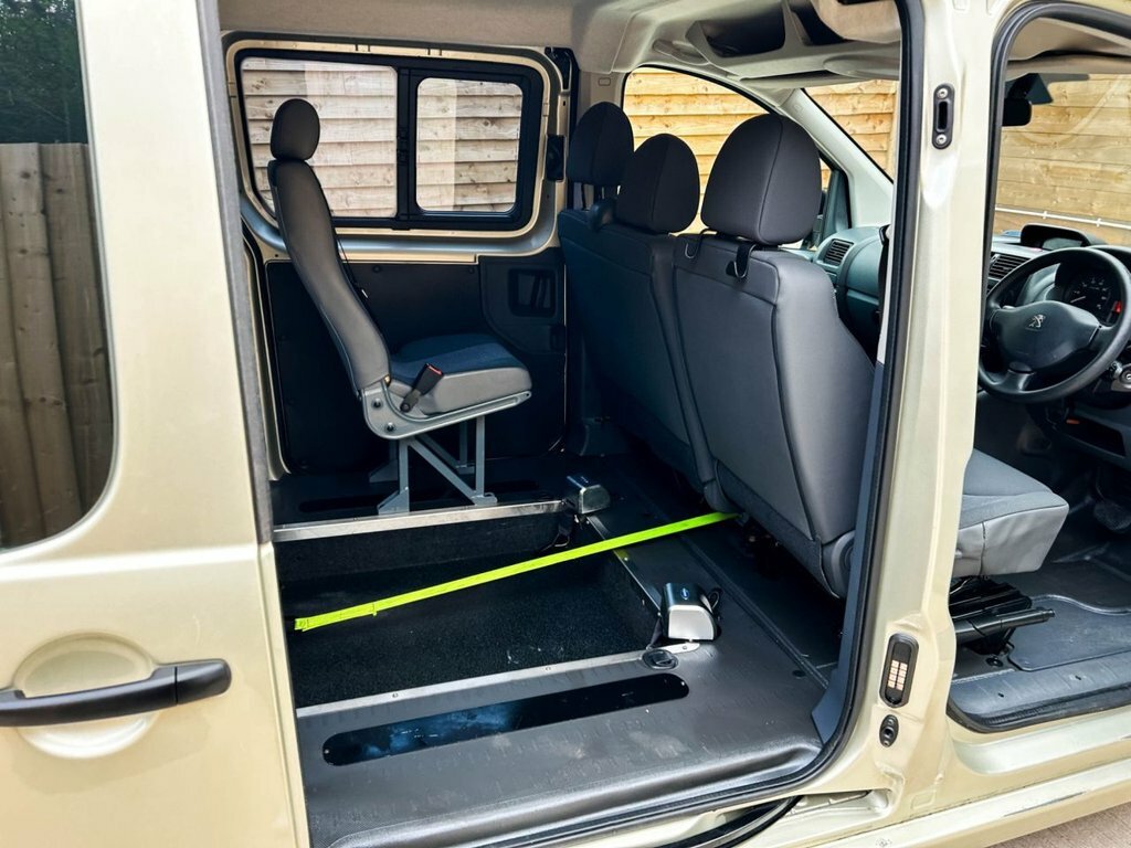 Peugeot Expert Tepee Tepee Minibus Black #18