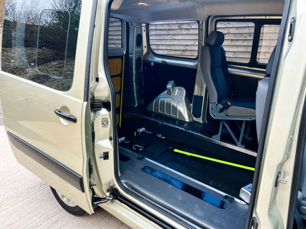 Peugeot Expert Tepee Tepee Minibus Black #17