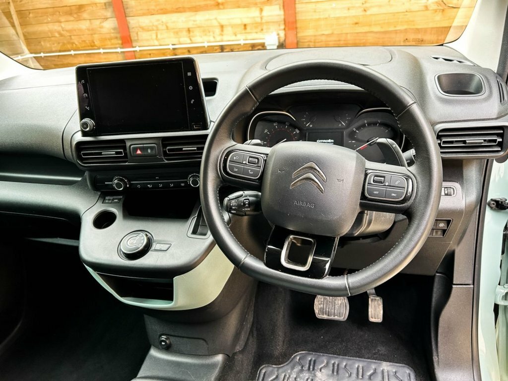 Citroen Berlingo 1.5L Feel NK20DFJ Green #2
