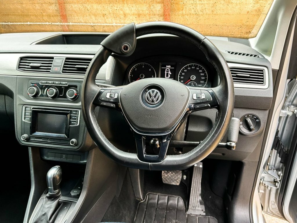 Volkswagen Caddy Maxi Life 2L Null YX70SZZ Silver #2