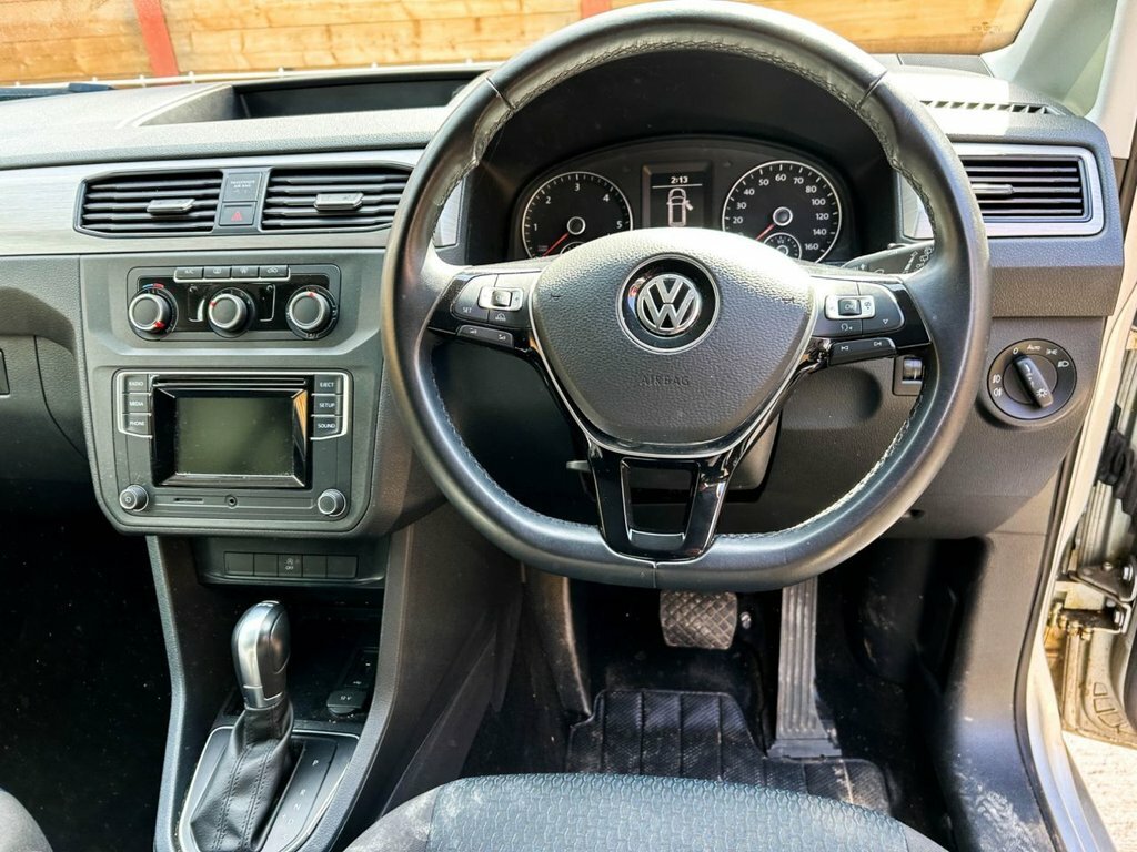 Volkswagen Caddy Maxi Life 2L Null YY21XFW Silver #2