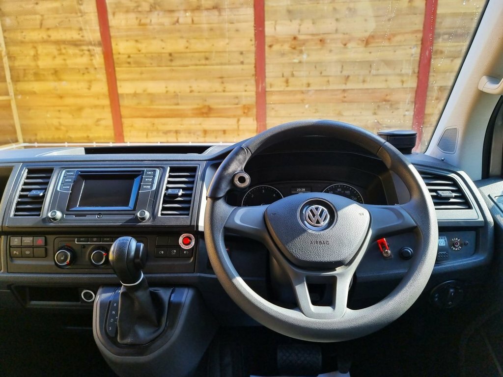 Volkswagen Transporter 2L Se Beige