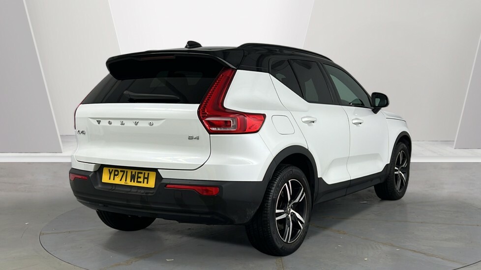Volvo XC40 R-design, B4 Mild Hybrid White #2