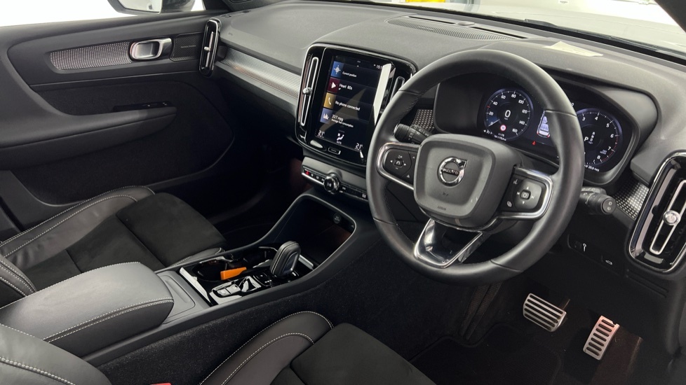 Volvo XC40 R-design, B4 Mild Hybrid White #4