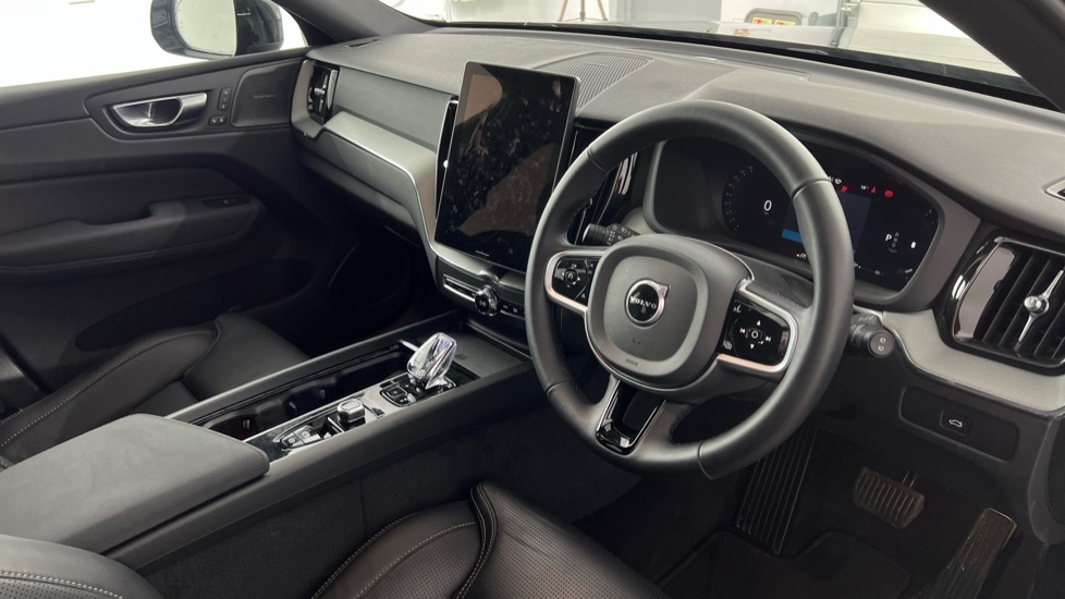 Volvo XC60 Black Edition Plus, B5 Awd Mild Hybrid, WR75ERV Black #4