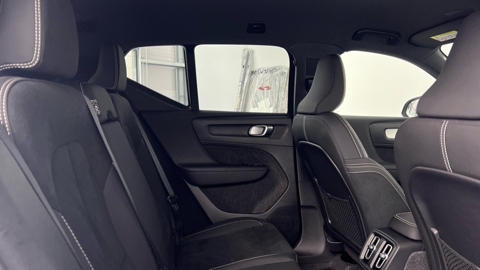 Volvo XC40 Black Edition Plus, B3 Mild Hybrid, WV75GGK White #6