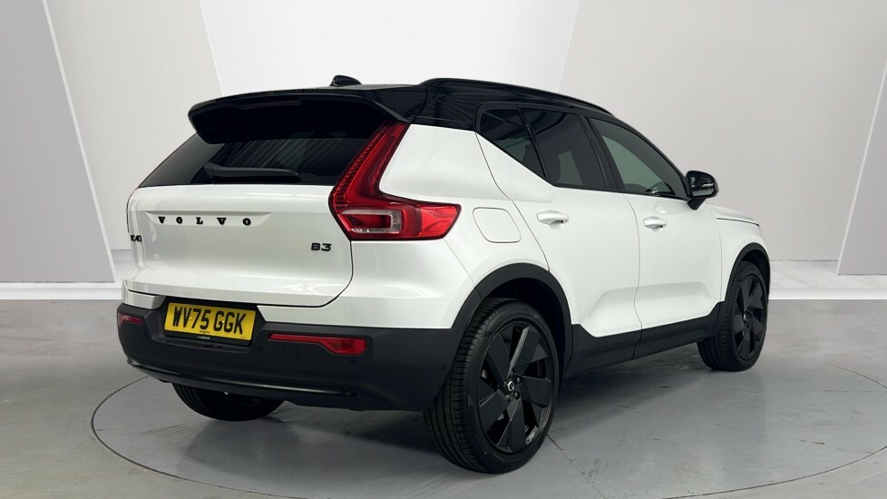 Volvo XC40 Black Edition Plus, B3 Mild Hybrid, WV75GGK White #2