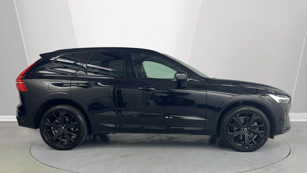 Volvo XC60 Black Edition Plus, B5 Awd Mild Hybrid, RF74VCX Black #3