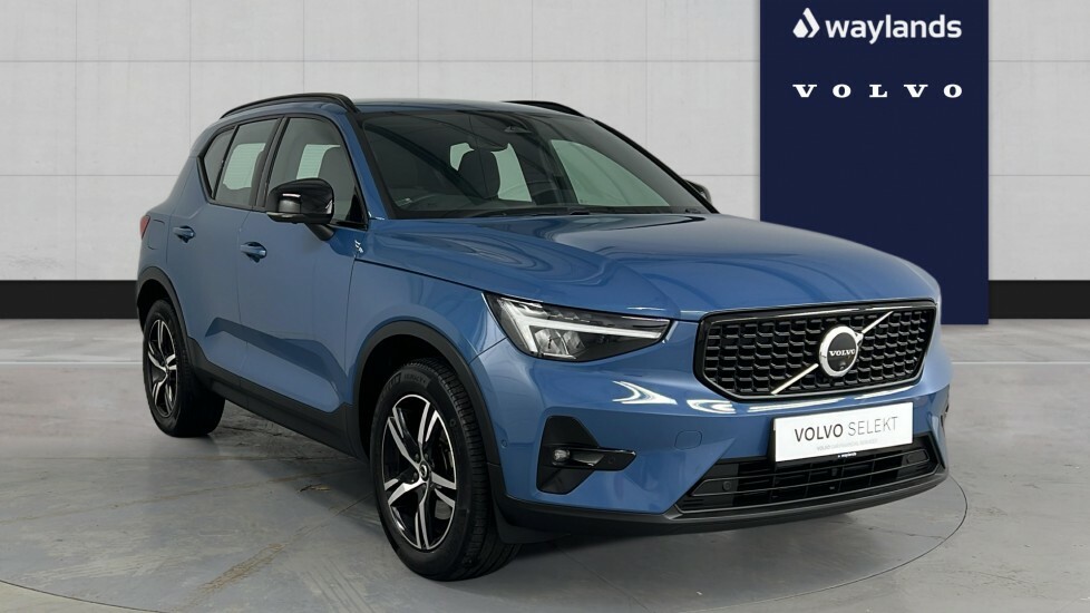 Volvo XC40 Plus, B3 Mild Hybrid, Dark Blue