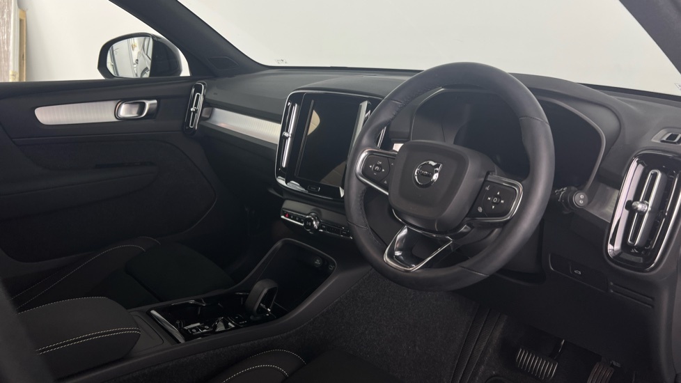 Volvo XC40 Black Edition Plus, B3 Mild Hybrid, WN75OFO Black #4