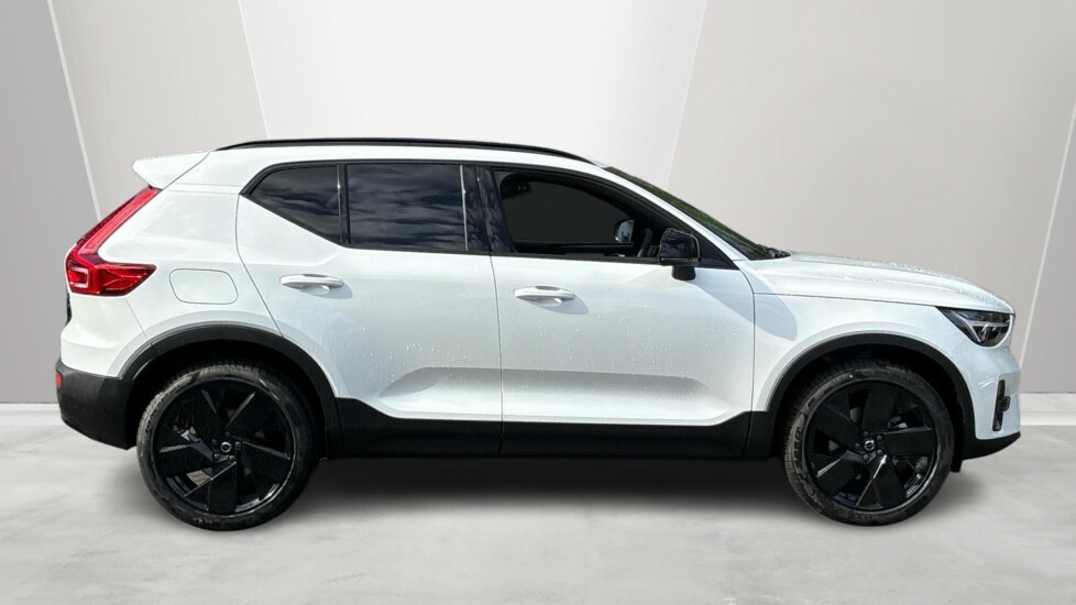 Volvo XC40 Black Edition Plus, B3 Mild Hybrid, OY26XJA White #3