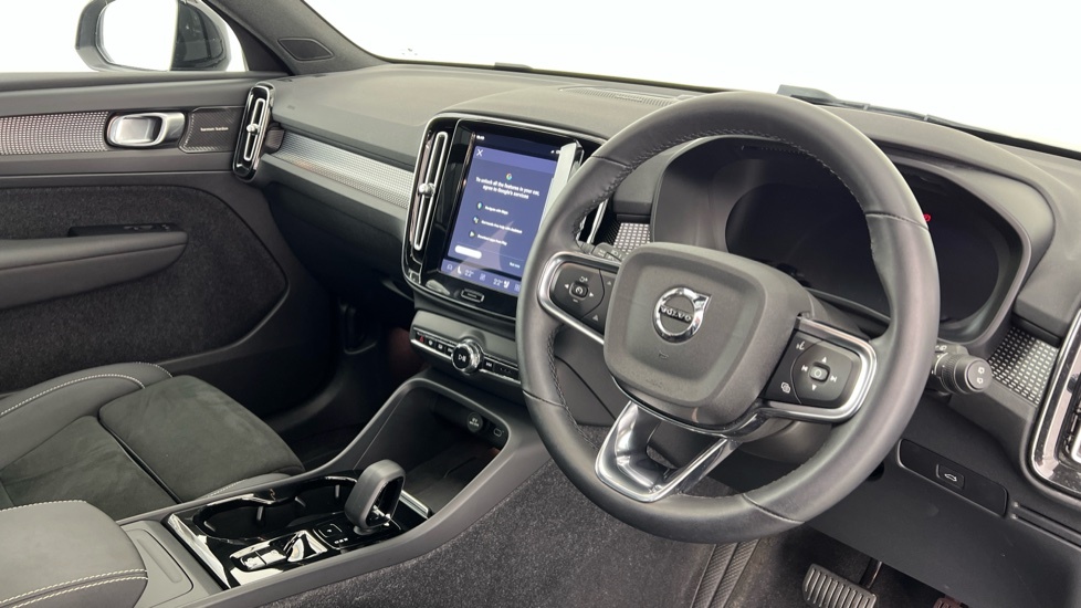 Volvo XC40 Ultimate, B4 Mild Hybrid, Dark Black #4