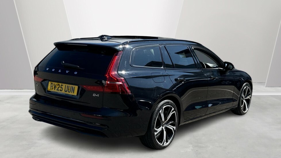 Volvo V60 Ultra, B4 Mild Hybrid, Dark RV25UUN Black #2