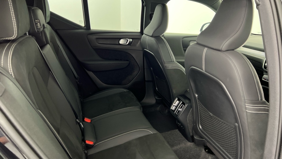 Volvo XC40 Black Edition Plus, B3 Mild Hybrid, RV25WOD Black #6