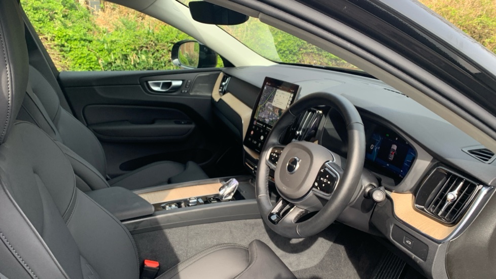 Volvo XC60 Plus, B5 Awd Mild Hybrid, Dark RO75MYZ Black #4