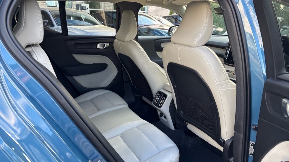 Volvo XC40 Ultra, B3 Mild Hybrid, Bright RA74EFO Blue #6