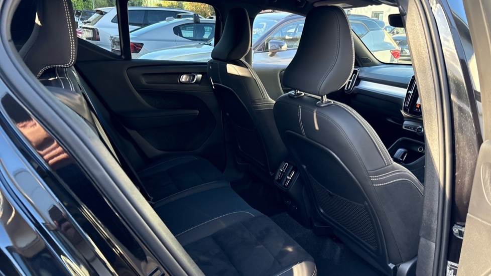 Volvo XC40 Ultra, B3 Mild Hybrid, Dark RV75CFY Black #6