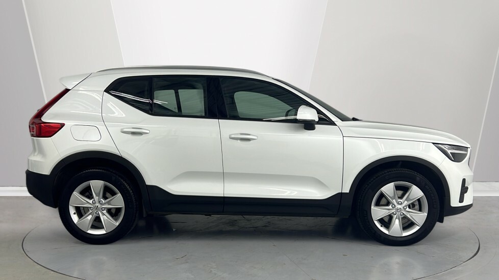 Volvo XC40 Core, B3 Mild Hybrid, Heated Front Seats - WP74KFU White #3