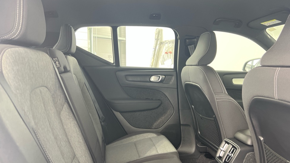 Volvo XC40 Core, B3 Mild Hybrid, Heated Front Seats - WP74KFU White #6