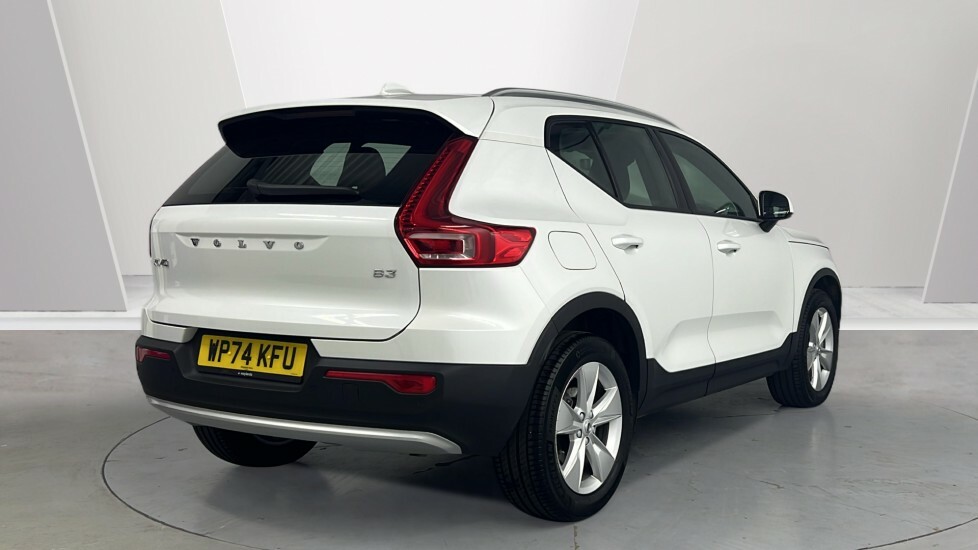 Volvo XC40 Core, B3 Mild Hybrid, Heated Front Seats - WP74KFU White #2