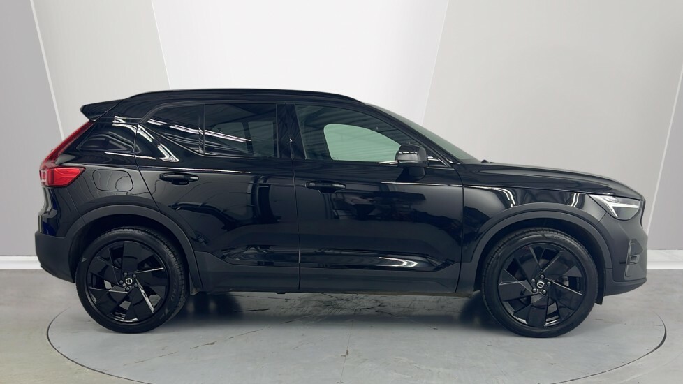 Volvo XC40 Black Edition Plus, B3 Mild Hybrid, RV25YYM Black #3