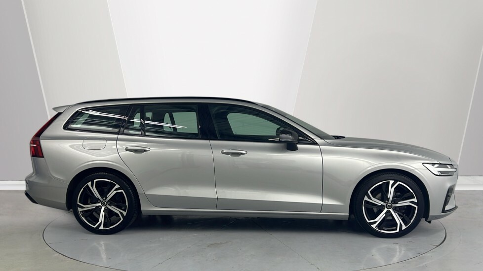 Volvo V60 Plus, B4 Mild Hybrid, Dark Blis, Heated S RV25UAK Silver #3