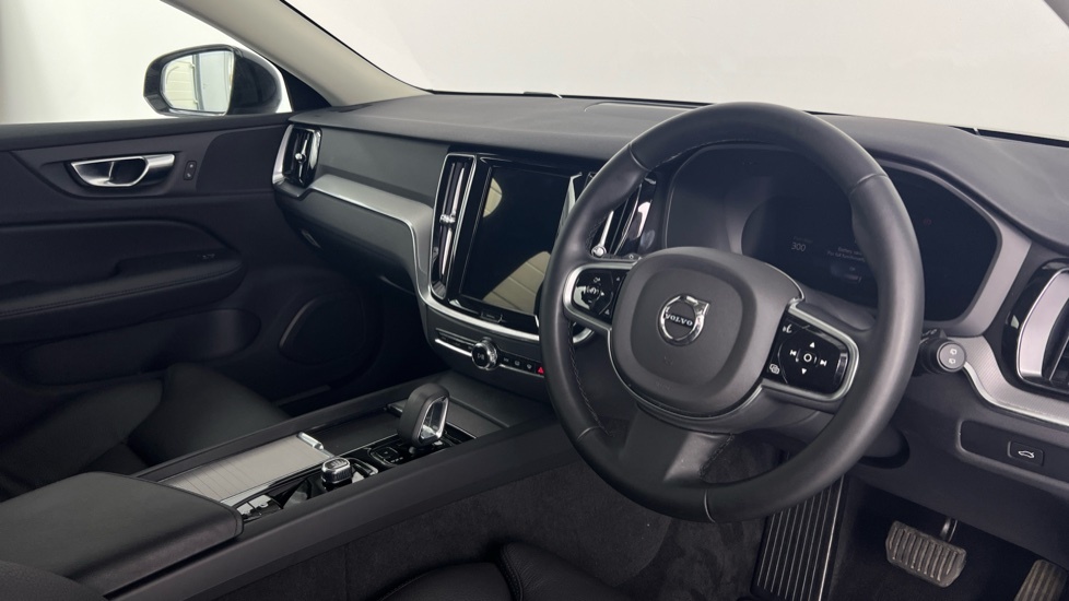 Volvo V60 Plus, B4 Mild Hybrid, Dark Blis, Heated S RV25UAK Silver #4