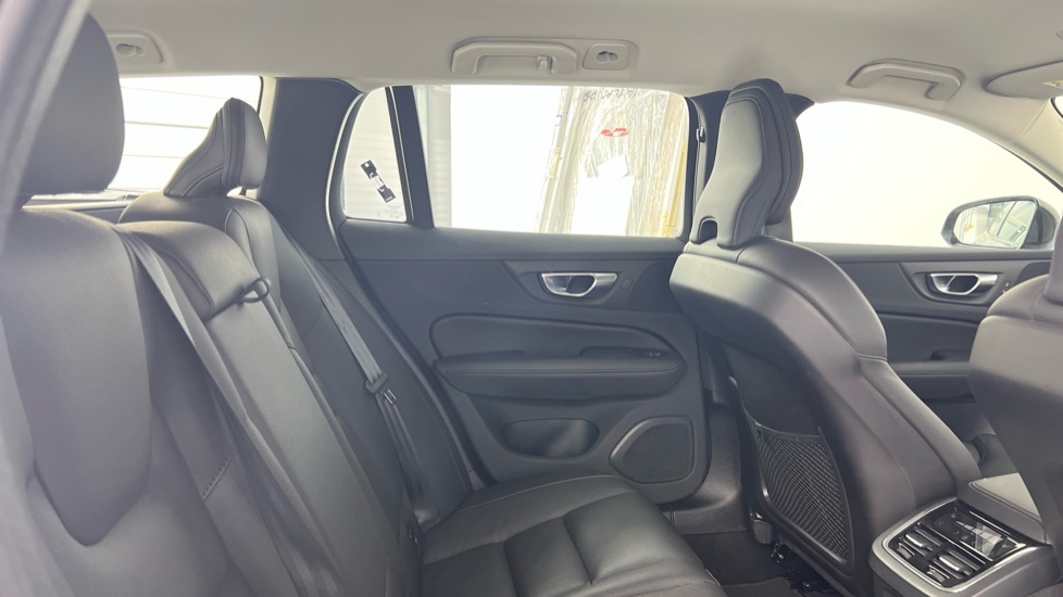 Volvo V60 Plus, B4 Mild Hybrid, Dark Blis, Heated S RV25UAK Silver #6