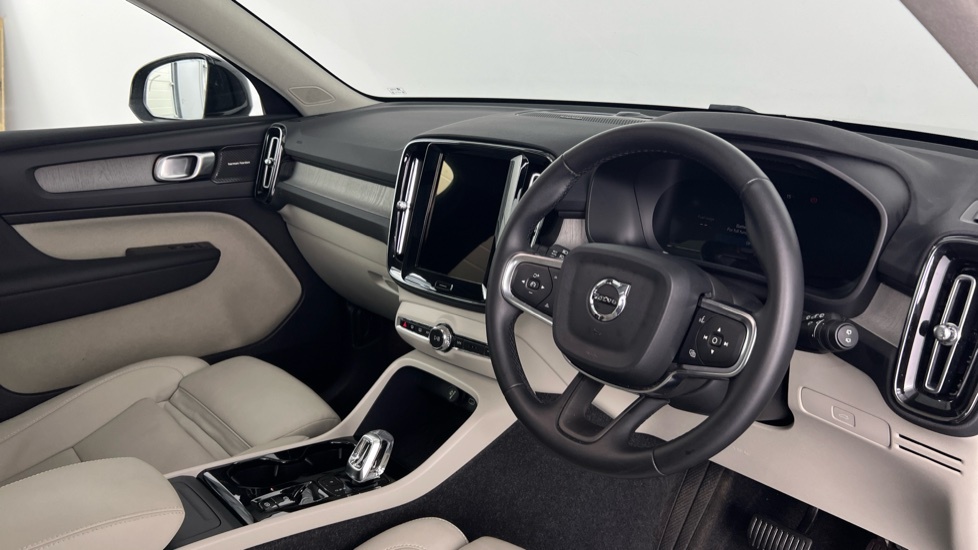 Volvo XC40 Ultra, B3 Mild Hybrid, Bright RV25YRY Black #4