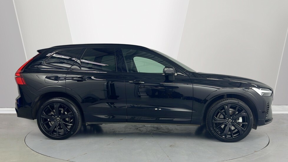 Volvo XC60 Black Edition Plus, T6 Awd Plug-in Hybrid, Electri Black #3