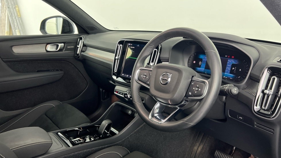Volvo XC40 Ultimate, B3 Mild Hybrid, Dark WM24BAV Blue #4