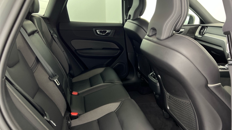 Volvo XC60 Plus, B5 Awd Mild Hybrid, Dark RV25SUH Grey #6