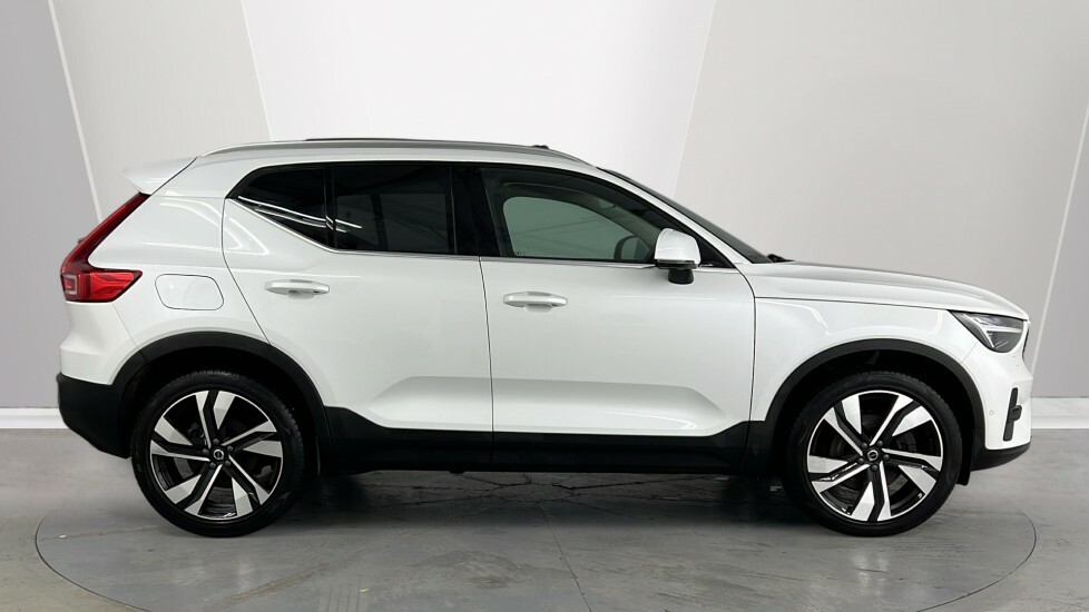 Volvo XC40 Ultra, B3 Mild Hybrid, Bright RV25WNM White #3