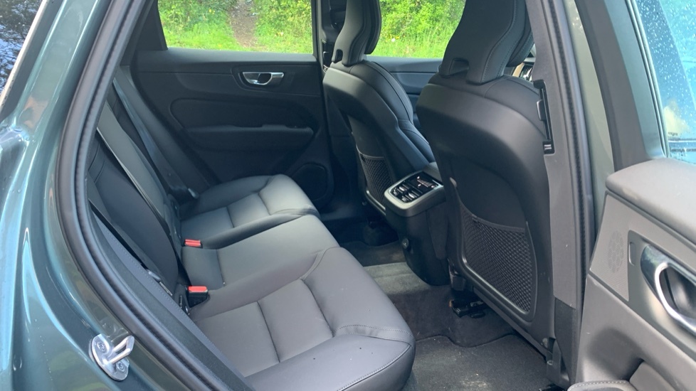 Volvo XC60 Plus, B5 Awd Mild Hybrid, Dark RV75MLO #6