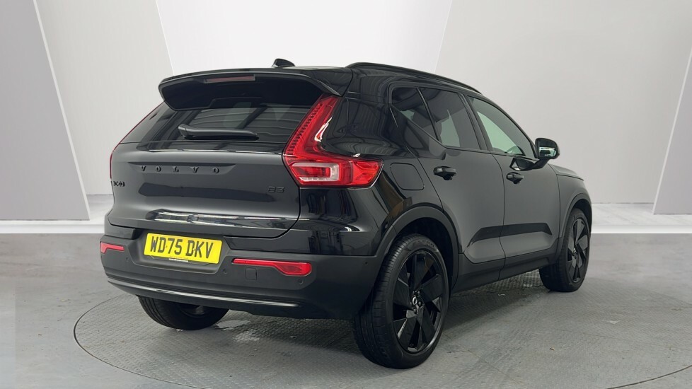 Volvo XC40 B3 Black Edition Plus Pro, Mild Hybrid 360Cam, C WD75DKV Black #2