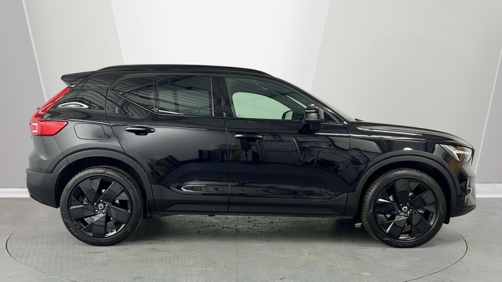 Volvo XC40 B3 Black Edition Plus, Mild Hybrid, Roa WF75CUH Black #3