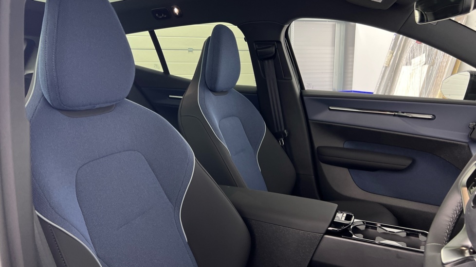Volvo Estate Blue #63