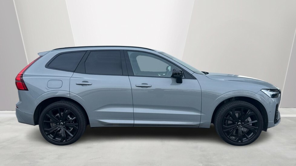 Volvo XC60 Black Edition Plus, B5 Awd Mild Hybrid, OV26CRZ Grey #3