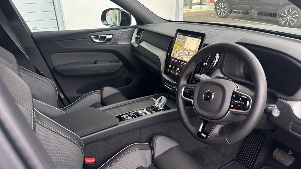 Volvo XC60 Black Edition Plus, B5 Awd Mild Hybrid, OV26CRZ Grey #4