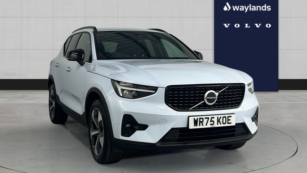Volvo XC40 Plus, B3 Mild Hybrid, Dark Blue