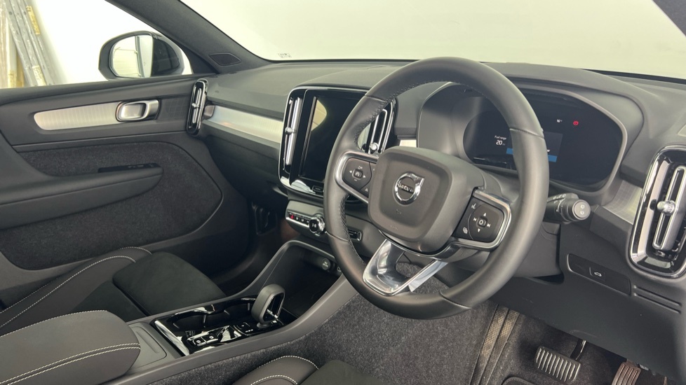Volvo XC40 Plus, B3 Mild Hybrid, Dark WR75KOE Blue #4