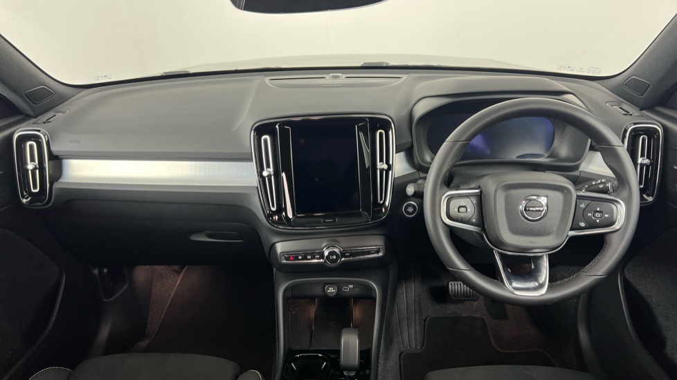 Volvo XC40 B4 Black Edition Ultra, Mild Hybrid, RV26OXE Black #5