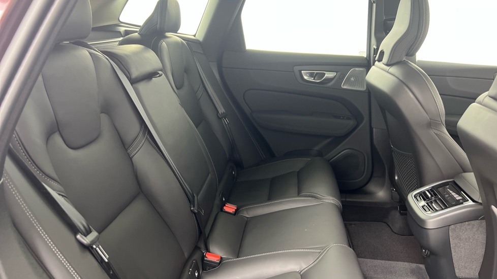 Volvo XC60 B5 Ultra, Awd Mild Hybrid, Dark RV26OYJ Red #6